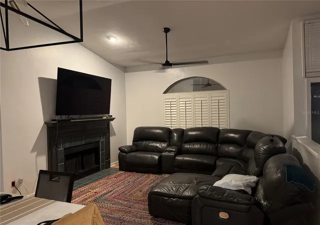 Photo 3 of Single family home for sale at 4924 Nw 28th Place, Gainesville, FL 32606 | MLS# GC528377 | Listing updated on 2026-02-26