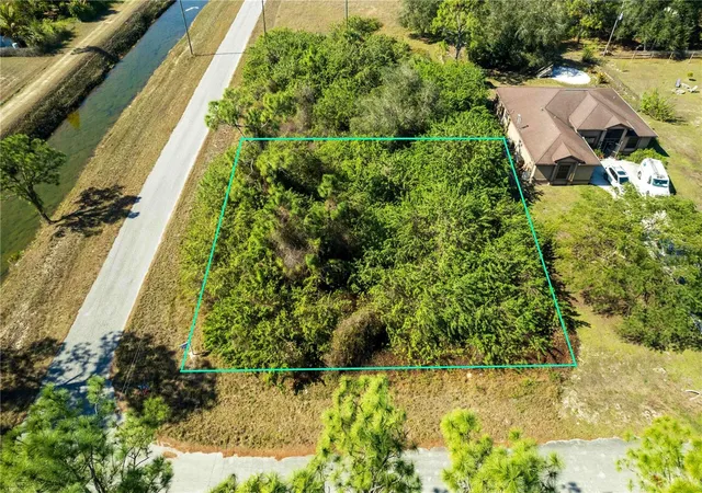 Homes for sale in Alva, FL | 4407 E 20Th St, Alva, FL 33920 | MLS# A4641364