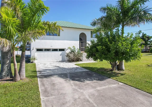 3rd image of 103 Tahiti Cir, Naples, FL 34113 | MLS# TB8352684
