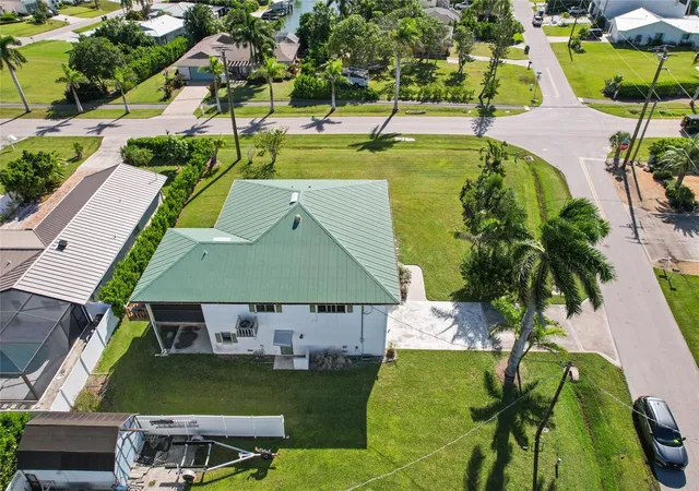 4th image of 103 Tahiti Cir, Naples, FL 34113 | MLS# TB8352684