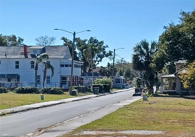 Photo 3 of Sale Pending at Mike St, Leesburg, FL 34748 | MLS# G5093196 | Listing updated on 2026-09-23