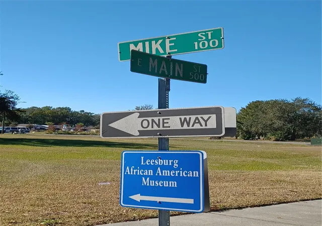 Photo 4 of Sale Pending at Mike St, Leesburg, FL 34748 | MLS# G5093196 | Listing updated on 2026-09-23