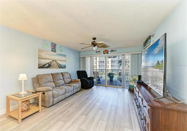 4th image of 3980 Ironwood Cir #206, Bradenton, FL 34209 | MLS# A4641833