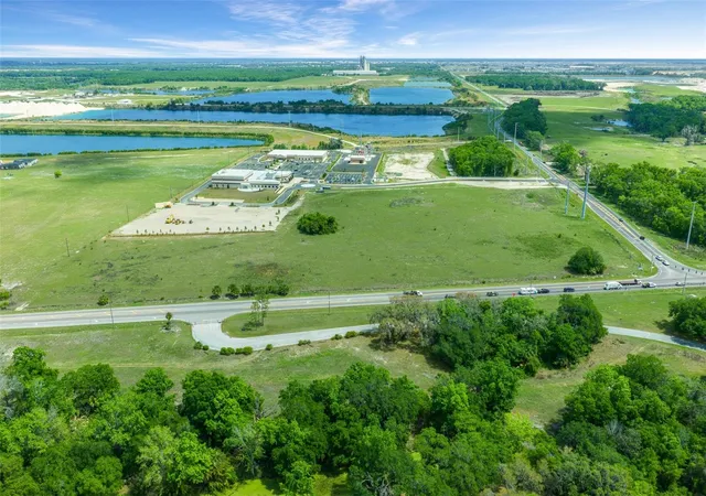 2nd image of 178 N Us 301, Sumterville, FL 33585 | MLS# OM695931