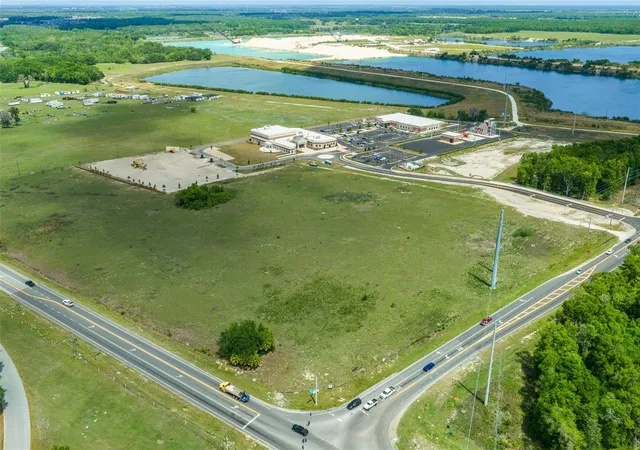 3rd image of 178 N Us 301, Sumterville, FL 33585 | MLS# OM695931