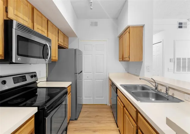4th image of 13037 Mulberry Park Dr #529, Orlando, FL 32821 | MLS# O6284546