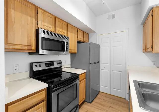 5th image of 13037 Mulberry Park Dr #529, Orlando, FL 32821 | MLS# O6284546