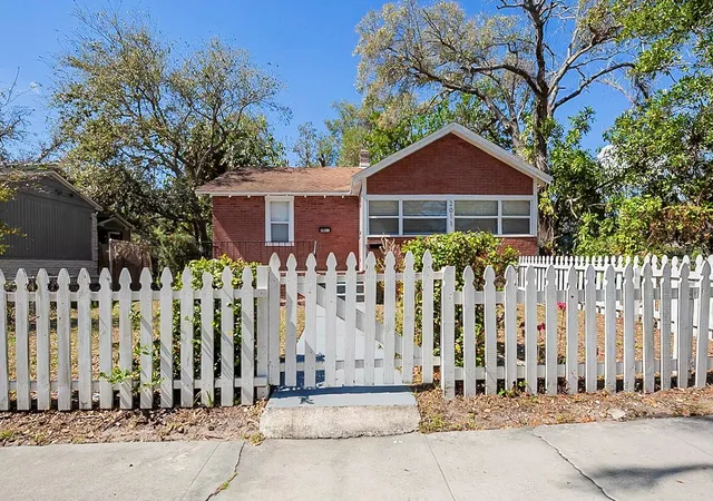 Photo 2 of Single family home for sale at 2011 10th St S, Saint Petersburg, FL 33705 | MLS# O6284605 | Listing updated on 2026-10-22