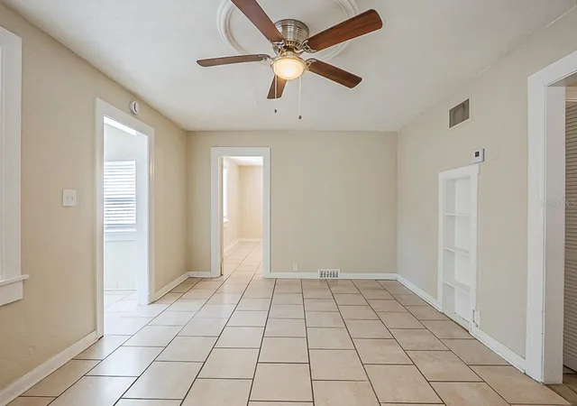 Photo 4 of Single family home for sale at 2011 10Th St S, Saint Petersburg, FL 33705 | MLS# O6284605 | Listing updated on 2026-10-22