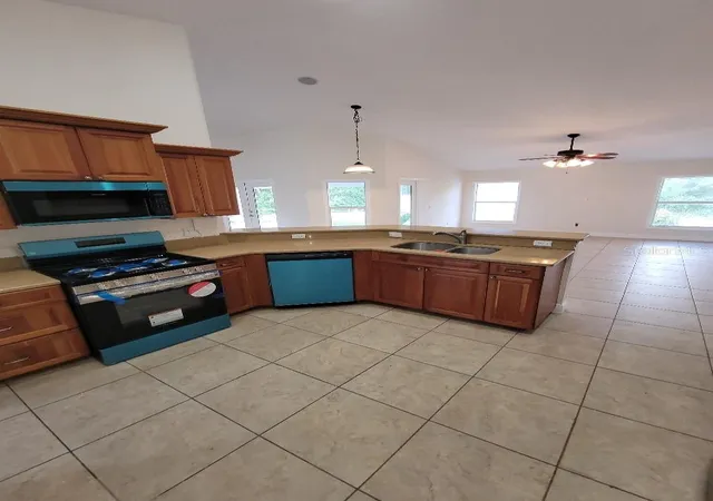 5th image of 1402 Jakway Rd, North Port, FL 34288 | MLS# A4642503