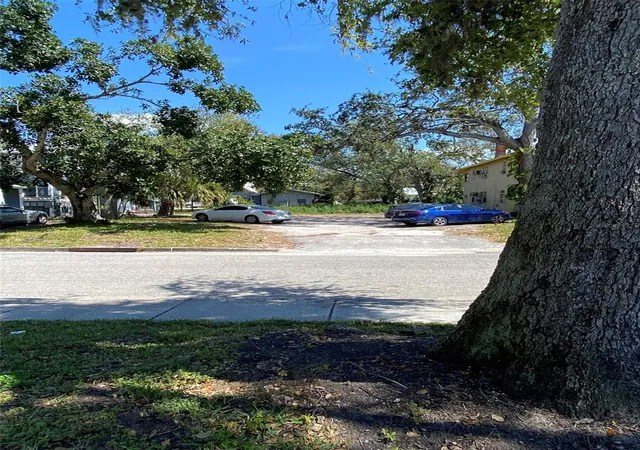 Photo 2 of Land for sale at 518 7th Avenue W, Palmetto, FL 34221 | MLS# A4642645 | Listing updated on 2026-02-02