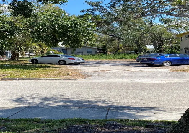 Photo 4 of Land for sale at 518 7th Avenue W, Palmetto, FL 34221 | MLS# A4642645 | Listing updated on 2026-02-02