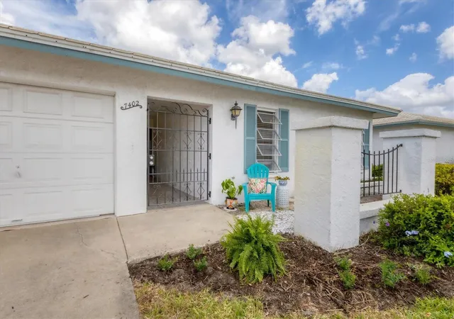 3rd image of 7402 8Th Ave W, Bradenton, FL 34209 | MLS# A4642939