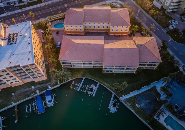 2nd image of 11595 Gulf Blvd, TREASURE ISLAND, FL 33706