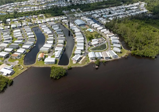 5th image of 4300 Riverside Dr #114, Punta Gorda, FL 33982 | MLS# D6141137