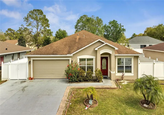 Photo 2 of Single family home for sale at 639 Mesilla Dr, Kissimmee, FL 34758 | MLS# O6286744 | Listing updated on 2026-07-13
