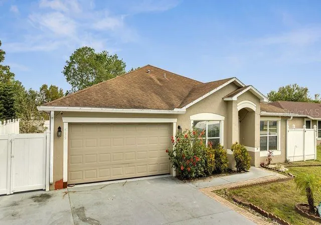 Photo 3 of Single family home for sale at 639 Mesilla Dr, Kissimmee, FL 34758 | MLS# O6286744 | Listing updated on 2026-07-13