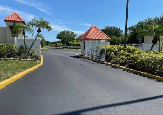 2nd image of 5707 45Th St E, BRADENTON, FL 34203