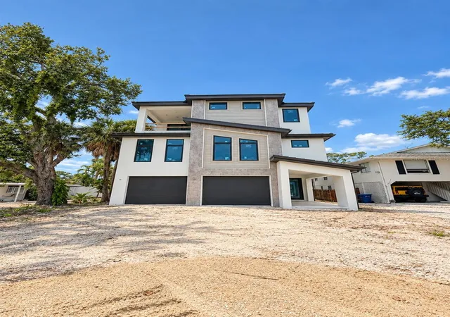 Photo 3 of Single family home for sale at 4903 Commonwealth Dr, Sarasota, FL 34242 | MLS# A4643229 | Listing updated on 2026-10-15