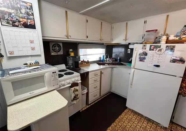 Photo 3 of Manufactured home for sale at 12674 Seminole Blvd #C30, Largo, FL 33778 | MLS# TB8359367 | Listing updated on 2026-07-20