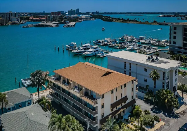 4th image of 479 E Shore Dr #8, Clearwater Beach, FL 33767 | MLS# TB8359493