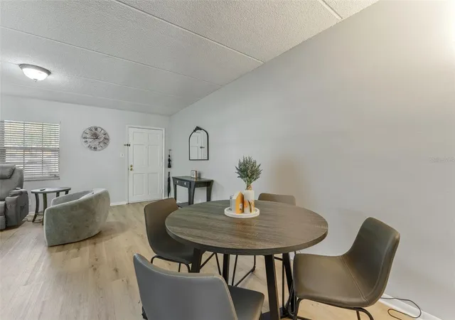 4th image of 4724 Michael Ct, TAMPA, FL 33614