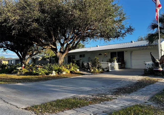 Photo 2 of Single family home for sale at 18671 Kerrville Cir, Port Charlotte, FL 33948 | MLS# O6288398 | Listing updated on 2026-05-18