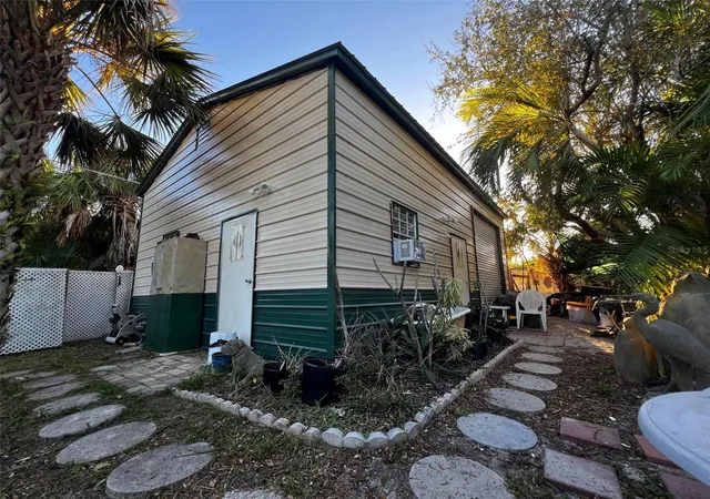 Photo 4 of Single family home for sale at 18671 Kerrville Cir, Port Charlotte, FL 33948 | MLS# O6288398 | Listing updated on 2026-05-18