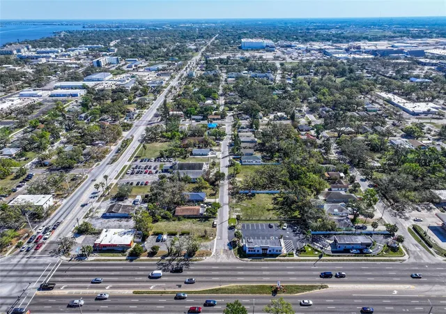 3rd image of 116 10Th Ave E, Bradenton, FL 34208 | MLS# A4644173