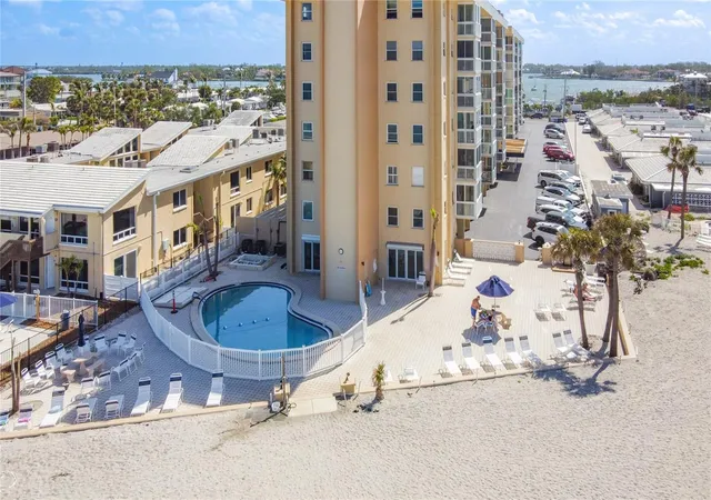 Listing Photo 2 - Condo for sale in building located at 1255 Tarpon Ctr Dr, Venice, FL 34285 - Unit #503