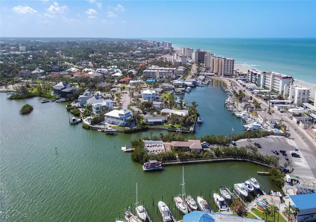 Listing Photo 2 - Condo for sale in building located at 1255 Tarpon Ctr Dr, Venice, FL 34285 - Unit #503