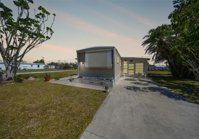 Homes for sale in Englewood, FL | 1407 Seagull Dr, Englewood, FL 34224 | MLS# D6141326