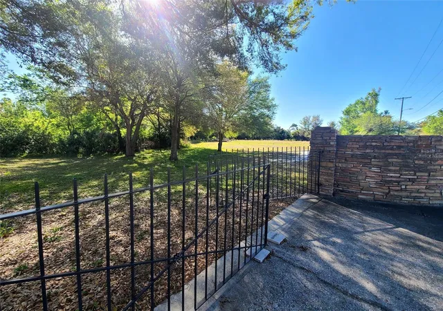 3rd image of 3541 N Boulevard, Tampa, FL 33603 | MLS# TB8361739
