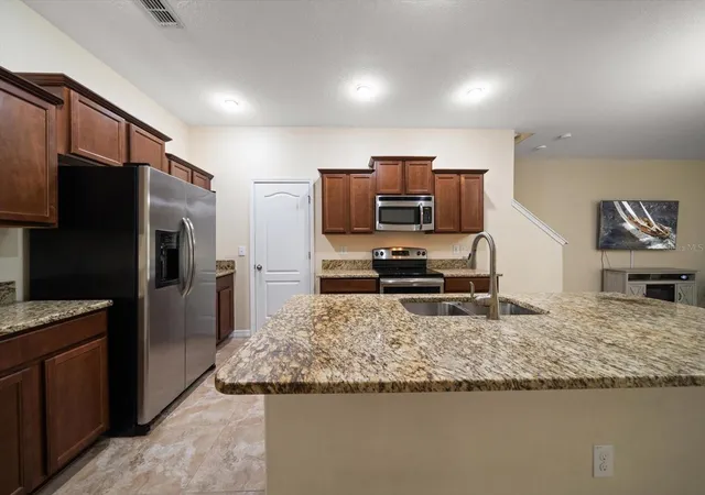 2nd image of 2011 Hawks View Dr, Ruskin, FL 33570 | MLS# TB8361977