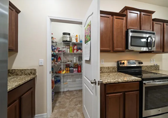 3rd image of 2011 Hawks View Dr, Ruskin, FL 33570 | MLS# TB8361977
