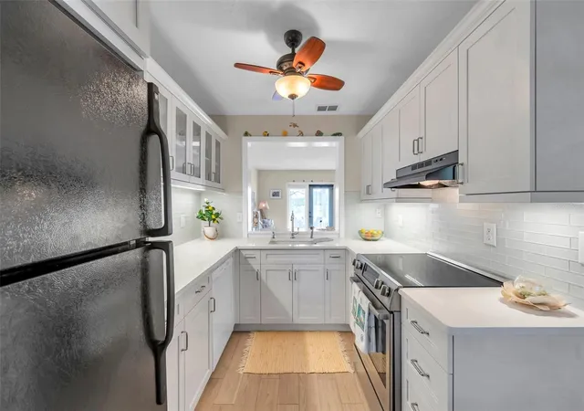 Photo 4 of Townhouse for sale at 4766 Snook Dr SE, Saint Petersburg, FL 33705 | MLS# TB8362298 | Listing updated on 2026-09-28