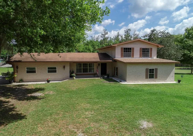 Photo 3 of Single family home for sale at 4902 Five Acre Rd, Plant City, FL 33565 | MLS# TB8362974 | Listing updated on 2026-09-22