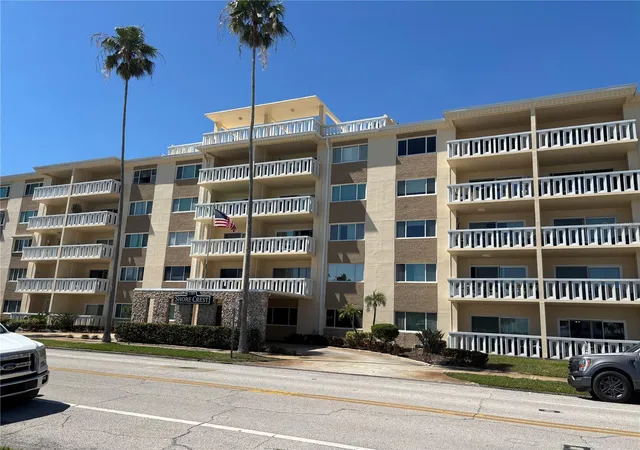 1st image of 1200 N Shore Dr Ne #212, Saint Petersburg, FL 33701 | MLS# TB8363038