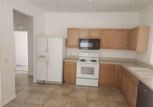 2nd image of 14656 Wake Robin Dr, Brooksville, FL 34604 | MLS# W7873704