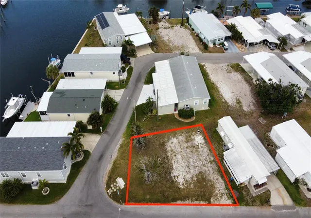 Homes for sale in Palmetto, FL | 269 Jamaica Dr, Palmetto, FL 34221 | MLS# A4645390