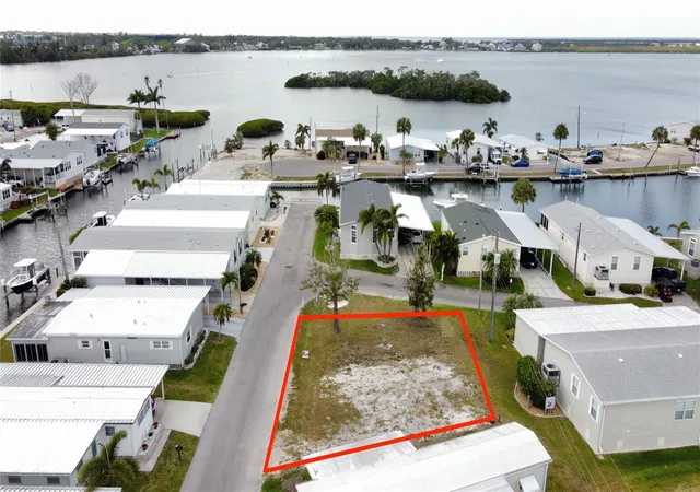 Homes for sale in Palmetto, FL | 269 Jamaica Dr, Palmetto, FL 34221 | MLS# A4645390