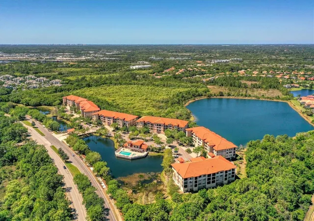 4th image of 7710 Lake Vis Ct, Bradenton, FL 34202