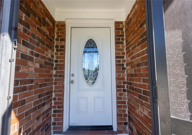 2nd image of 724 Tradewinds Dr, Brandon, FL 33511 | MLS# TB8364133