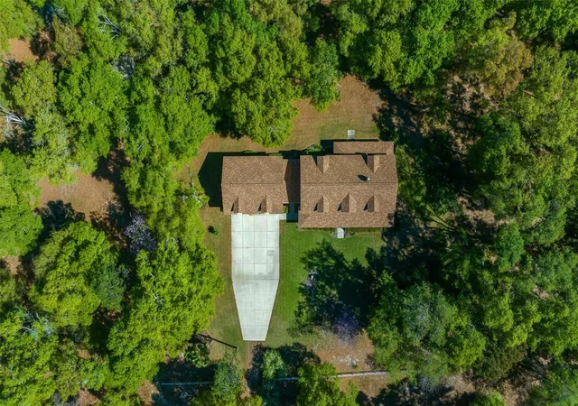 Photo 3 of Single family home for sale at 39636 Carolina Ave, Lady Lake, FL 32159 | MLS# G5094570 | Listing updated on 2026-10-02