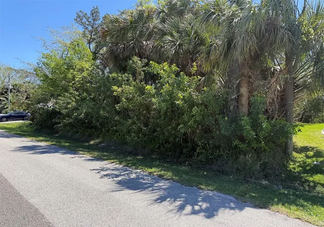 Photo 1 of Land for sale at 25 Cherokee Ct W, Palm Coast, FL 32137 | MLS# FC308261 | Listing updated on 2026-02-17