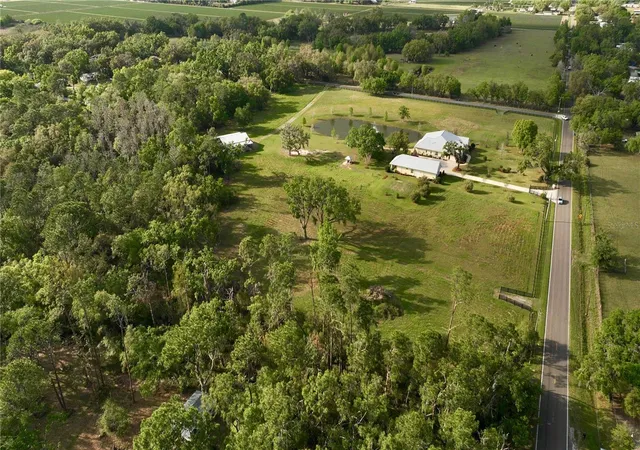 Photo 3 of Single family home for sale at 3709 Gallagher Rd, Plant City, FL 33565 | MLS# TB8364469 | Listing updated on 2026-08-01