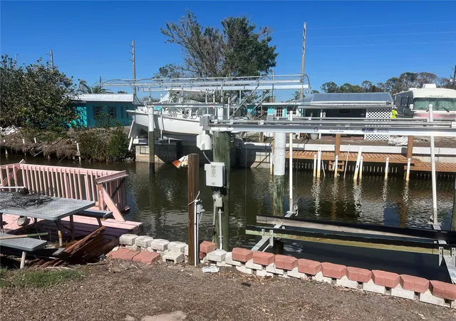 5th image of 2061 S Pine St, Englewood, FL 34224 | MLS# C7507239