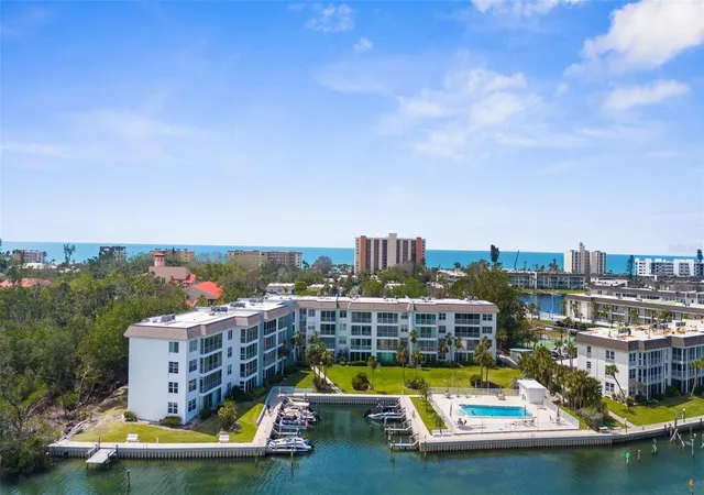 Homes for sale in Longboat Key, FL | 600 Sutton Pl #101B, Longboat Key, FL 34228 | MLS# C7507243