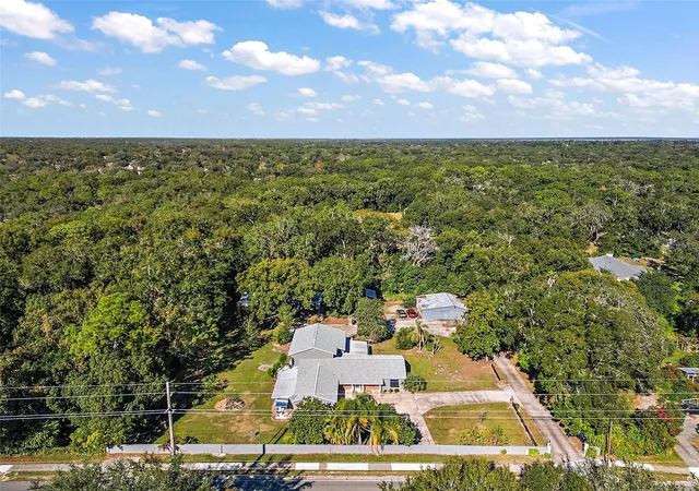 Photo 2 of Mansion for sale at 1661 Votaw Rd, Apopka, FL 32703 | MLS# O6292184 | Listing updated on 2026-06-17