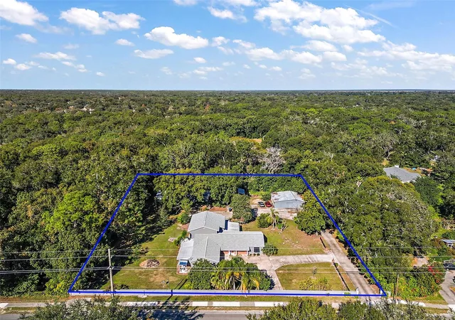 Photo 3 of Mansion for sale at 1661 Votaw Rd, Apopka, FL 32703 | MLS# O6292184 | Listing updated on 2026-06-17